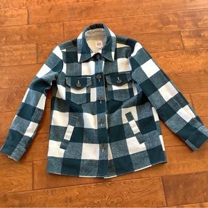 Gap Plaid Shirt Jacket Shacket in Green Plaid.
Size xs